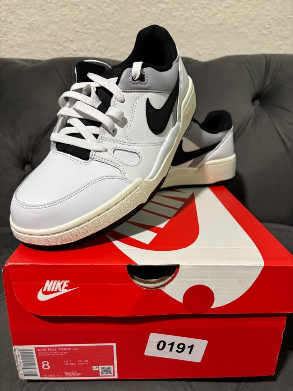 Nike White and Black Low-Top Sneakers